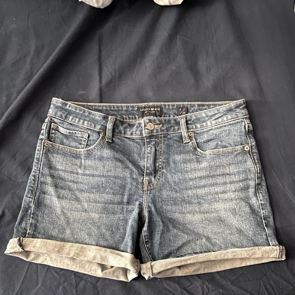 Mid rise shorts